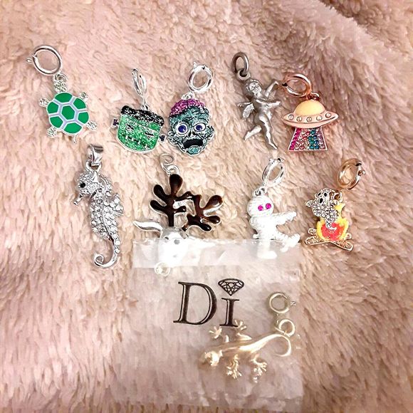 Unbranded Jewelry - 10 tiny charms pendants monsters angel lizard ghost reindeer seahorse hat